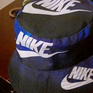 Never worn before Nike Buckethat